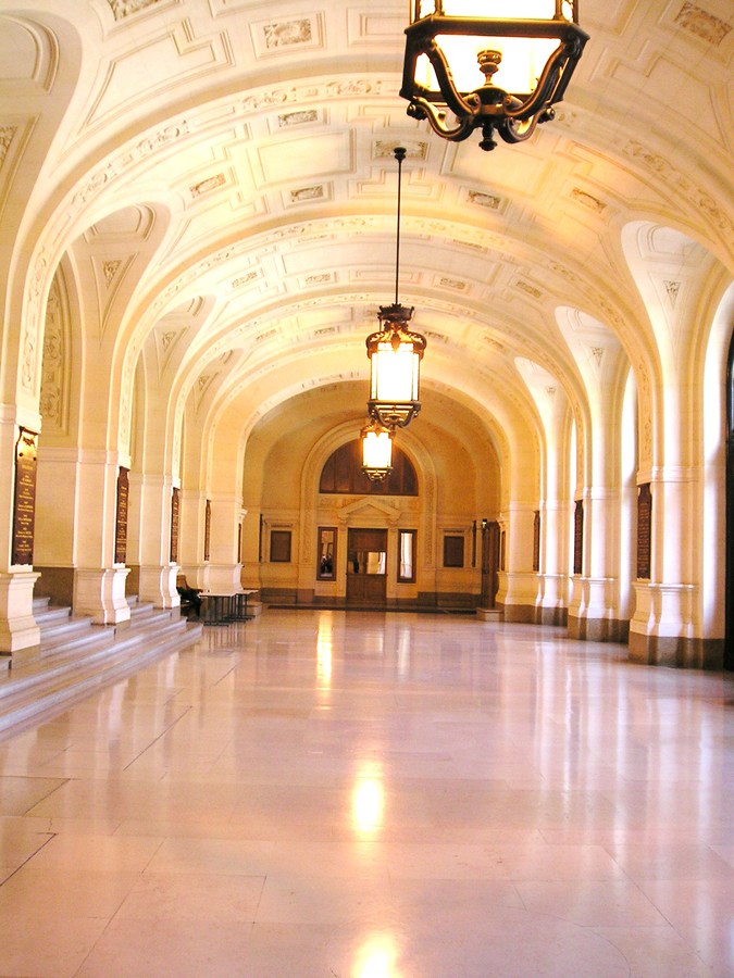  THE HALL OF FAME AT COLLEGE DE FRANCE, SORBONNE UNIVERSITY, PARISH, FRANCE WHERE MEMORIAL PLAQUES ARE ERECTED IN THE MEMORIES OF DONORS WHO DONATED ENORMOUS AMOUNT OF MONEY..